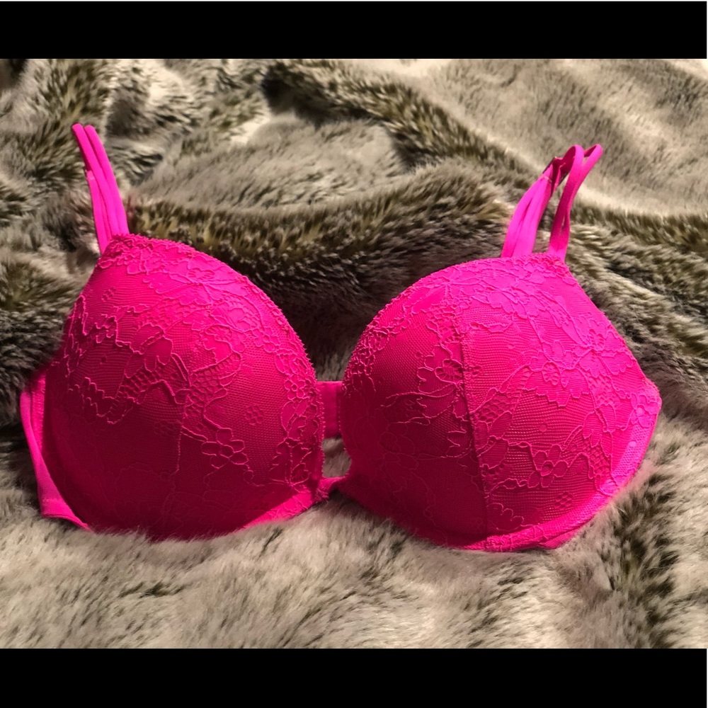 Victoria’s Secret PINK Heartbreaker Plunge Push-up